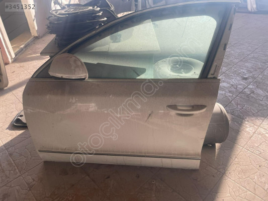 2013 Skoda SuperB sol önkapı HATASIZ Beyaz Vossan Volkswagen - Skoda Orijinal Çıkma Parça Ankara