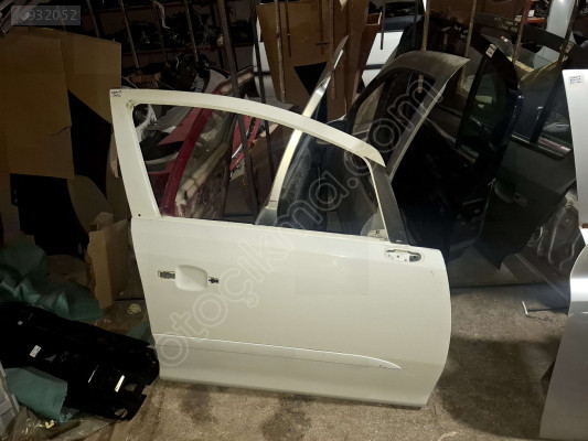 ÖZMEN OPEL CORSA D ÇIKMA SAĞ ÖN KAPI BEYAZ