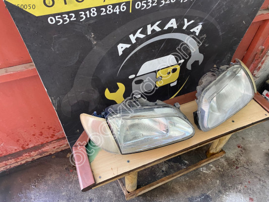Megane 1 Sağ Far Çıkma