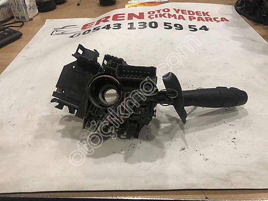 Renault Kangoo için Orijinal Sinyal Kolu Çıkma Parçası