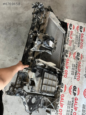 RENAULT CLIO 5 RADYATÖR ORJİNAL ÇIKMA