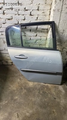 RENAULT MEGANE 2 SAĞ ARKA KAPI