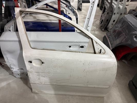 SKODA OCTAVİA ÇIKMA ORİJİNAL SAĞ ÖN KAPI BD2