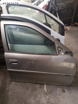 OPEL VECTRA SAĞ ÖN KAPI