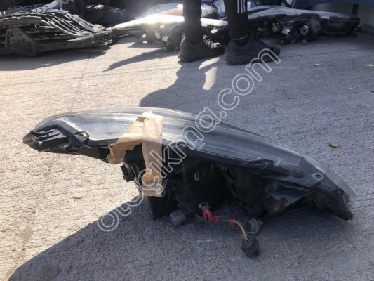TOYOTA YARİS SOL FAR