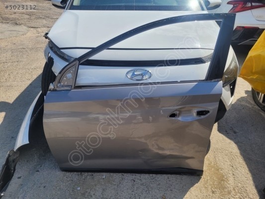 HYUNDAİ BAYON SOL ÖN KAPI ORİJİNAL ÇIKMA