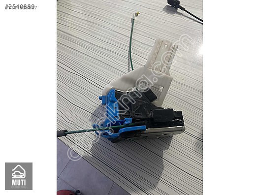 Hyundai İ30 Arka Sağ Kapı Kilidi 81420-A6100