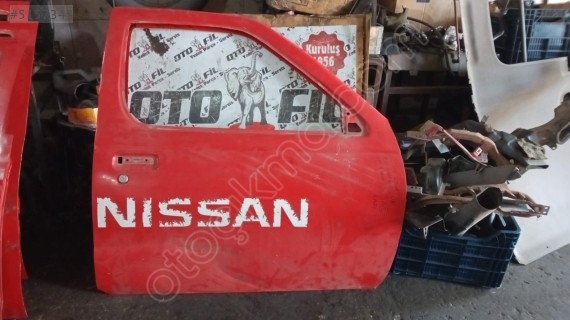 NİSSAN D23 SKYSTAR  2005 YD25  ÖN SAĞ KAPI