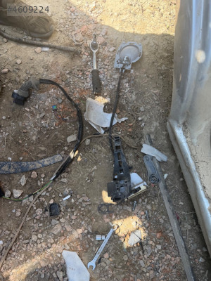 Citroën C3 sağ arka kapı kilidi