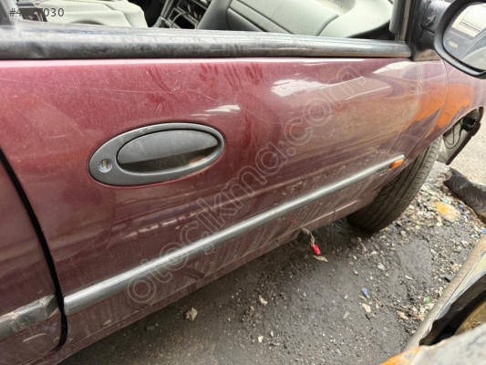 RENAULT LAGUNA 1 SAĞ ÖN KAPI ÇITASI 96-01 MODEL