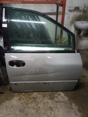 Chrysler voyager 2.5 bagaj kapağı
