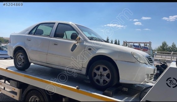 Geely Echo sağ arka kapı