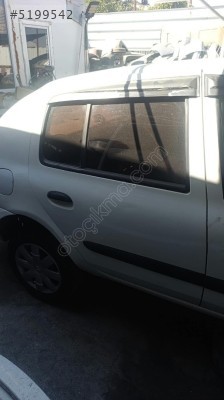 Renault Clio sağ arka kapi