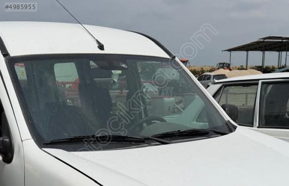 RENAULT KANGOO ÖN CAM ÇIKMA