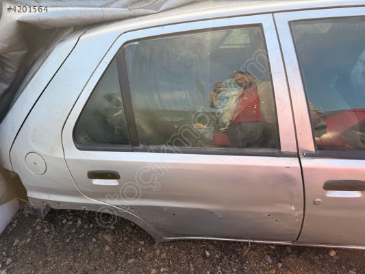 Citroen sakso sağ arka kapı gri hatasız