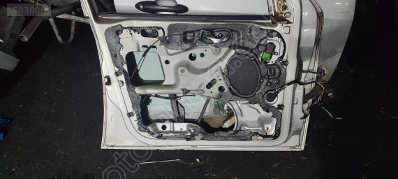 FORD FOCUS 1 SAĞ ARKA KAPI