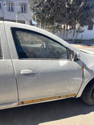 Renault symbol sağ ön kapı