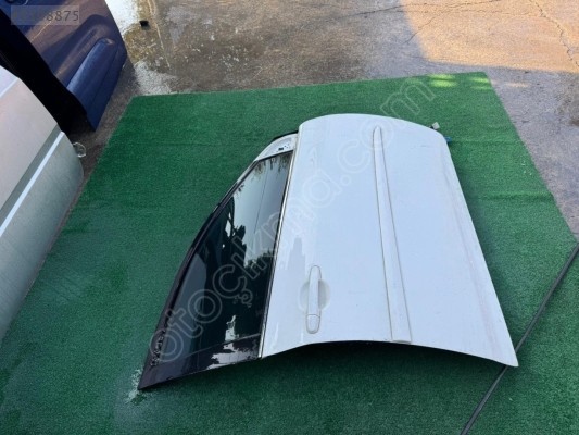 TOYOTA COROLLA SAĞ ÖN KAPI