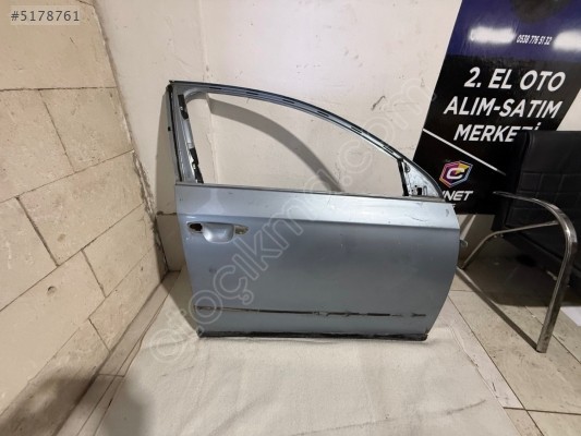 PASSAT B6 SAĞ ÖN KAPI