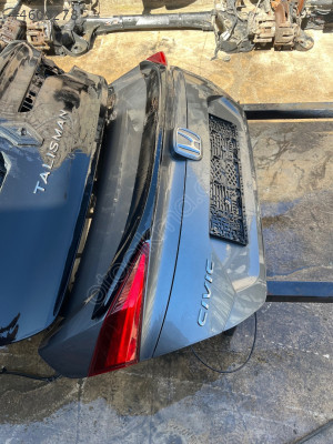 HONDA CİVİC BAGAJ KAPAĞI