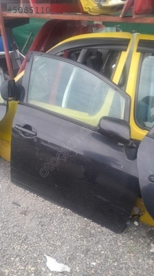 Toyota auris sag ön kapı dolu