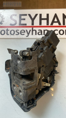 7M5A-R21812AA ford focus 2 sağ ön kapı kilidi