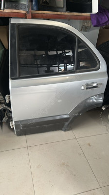 Kia Sorento sol arka kapı orijinal