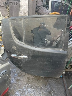MİTSUBİSHİ L200 SAĞ ARKA KAPI KONUKOTO