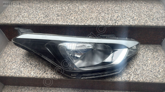 Hyundai İ20 Sağ Far Orjinal Çıkma