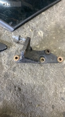 Toyota Auris motor takozu
