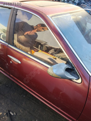 Nıssan altıma 4 kapı , kapı camı
