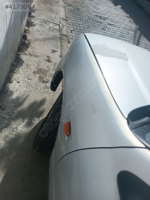 Nissan Primera sol ön çamurluk