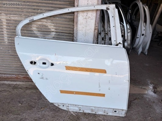 RENAULT FLUENCE SAĞ ARKA KAPI ORİJİNAL ÇIKMA