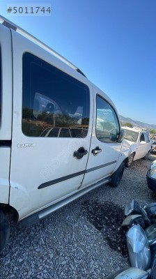 Fiat Doblo sağ arka sürgülü kapı