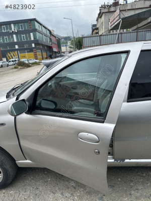 Fiat Albea sol ön kapı dolu