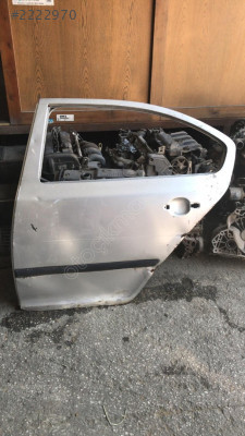 SKODA OCTAVİA A5 SOL SRKA KAPI