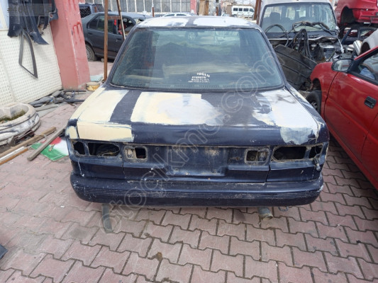 Nissan sunny komple arka