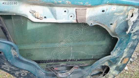 Toyota Carina sol arka kapı camı çıkma