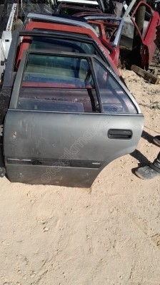 Toyota corona sol arka kapı