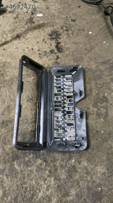 Volvo 460 sigorta kutusu kapağı