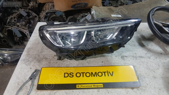 2018-2023 OPEL INSIGNİA SAĞ FAR