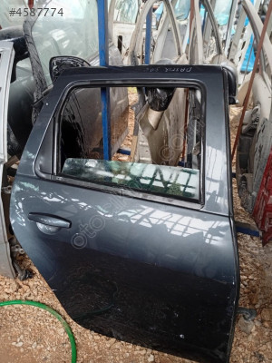 DACİA DUSTER SAĞ ARKA KAPI
