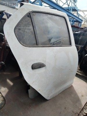 Renault symbol 3 sol arka kapı dolu Beyaz renk