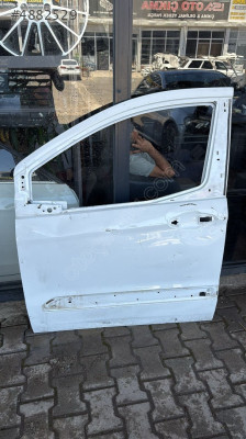 Ford courier 2014 23 sol ön kapı