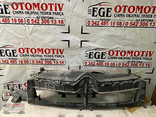 C4 RADYATÖR ÜST BAKALİTİ