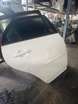 TOYOTA COROLLA SAĞ ARKA KAPI