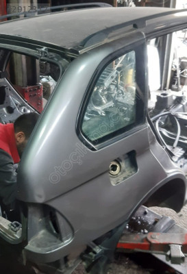 BMW X5 2005 E53  ORİJİNAL SAĞ ARKA ÇAMURLUK