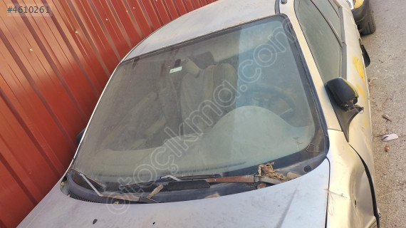 98 Mazda 3.23 ön cam