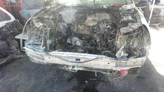 Renault Clio ön tampon demiri