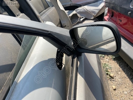 Hyundai Accent Ayna dış kompile